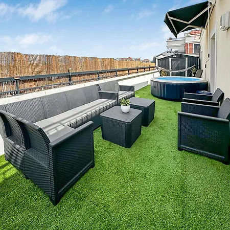 Le Prestige Terrasse-cocon Familial Cosy, Billard & Jacuzzi Avec Vue Sur Paris Apartment