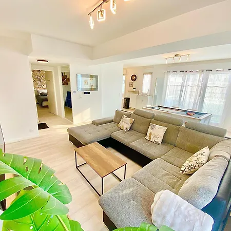 Le Prestige Terrasse-cocon Familial Cosy, Billard & Jacuzzi Avec Vue Sur Paris Le Blanc-Mesnil
