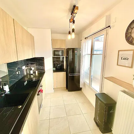 Le Prestige Terrasse-cocon Familial Cosy, Billard & Jacuzzi Avec Vue Sur Paris * Le Blanc-Mesnil