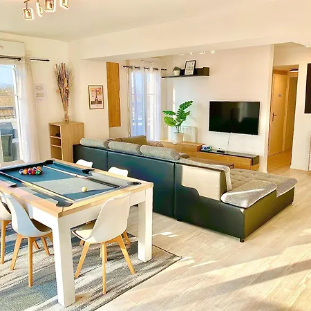 Jacuzzi & Terrasse Vue Paris - Billard - Parking *