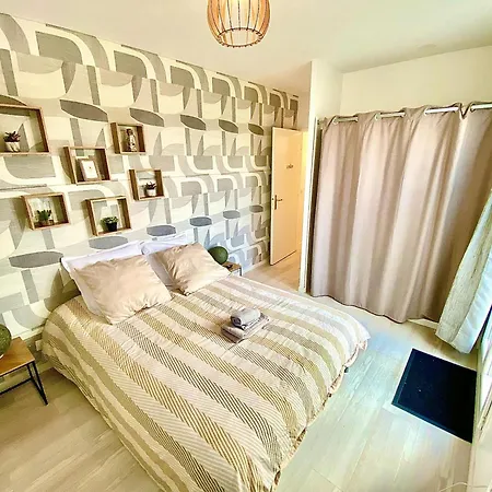 Le Prestige Terrasse-cocon Familial Cosy, Billard & Jacuzzi Avec Vue Sur Paris Apartment *