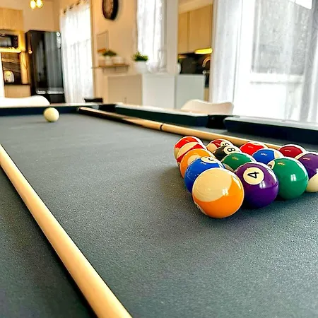Jacuzzi & Terrasse Vue Paris - Billard - Parking