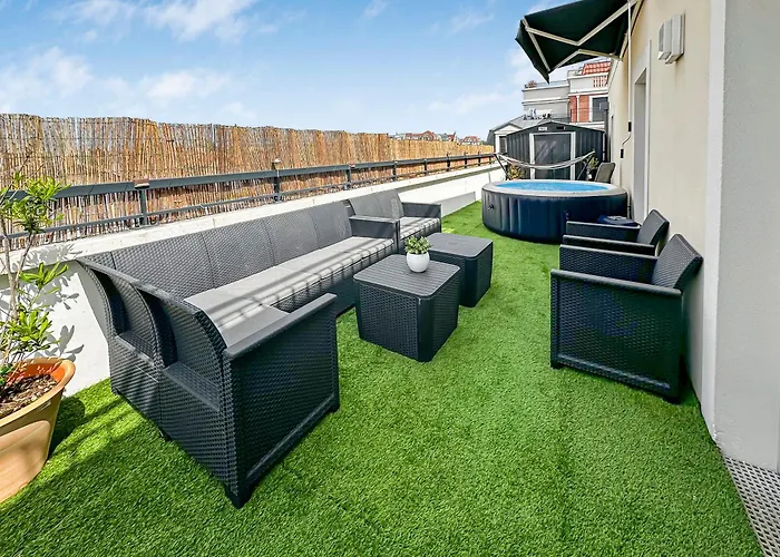 Le Prestige Terrasse-cocon Familial Cosy, Billard & Jacuzzi Avec Vue Sur Paris Apartment
